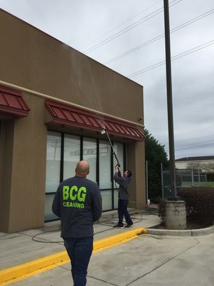 Commercial Pressure Washing Metairie FedEx Office (2)