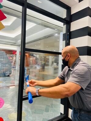 Retail Window Cleaning in Metairie, LA (1)