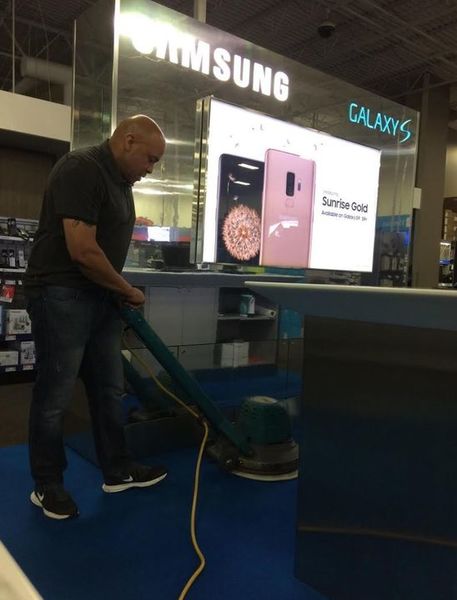 Janitorial Services in Metairie, LA at Samsung Store (1)