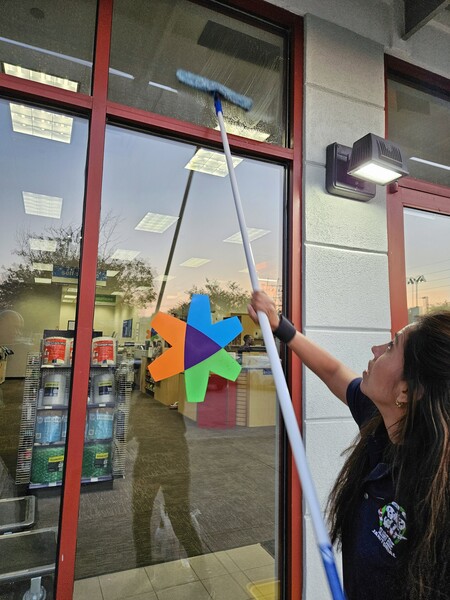 Retail & Window Cleaning in Kenner, LA (3)
