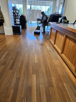 Retail Cleaning In  Metairie, LA (2)