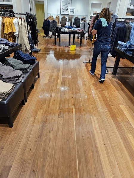 Retail Cleaning In  Metairie, LA (3)